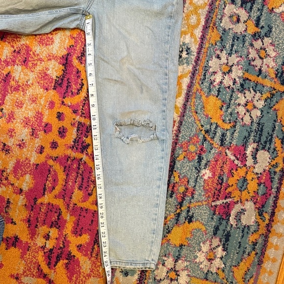 Wild Fable Light Blue Ripped Boyfriend Jeans - Picture 4 of 10